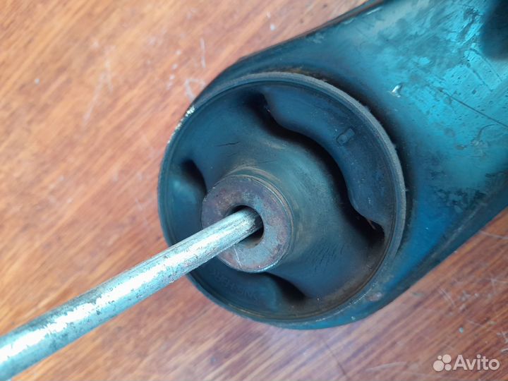 Рычаг задний левый Mitsubishi Lancer 9