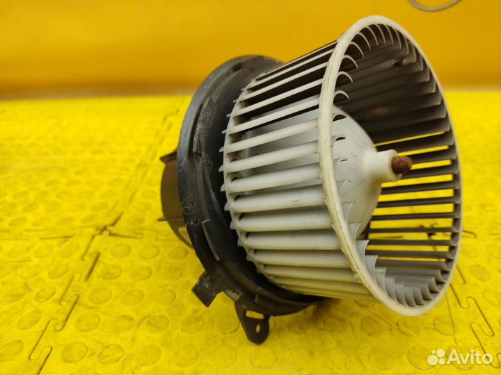 Моторчик отопителя Mercedes-Benz W212 OM651.924