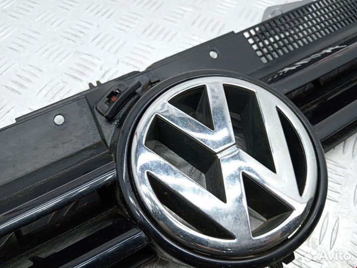 Решетка радиатора для Volkswagen Golf 4 1J0853653C