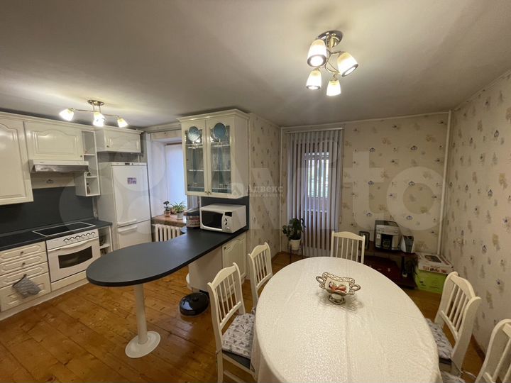 3-к. квартира, 110 м², 6/9 эт.