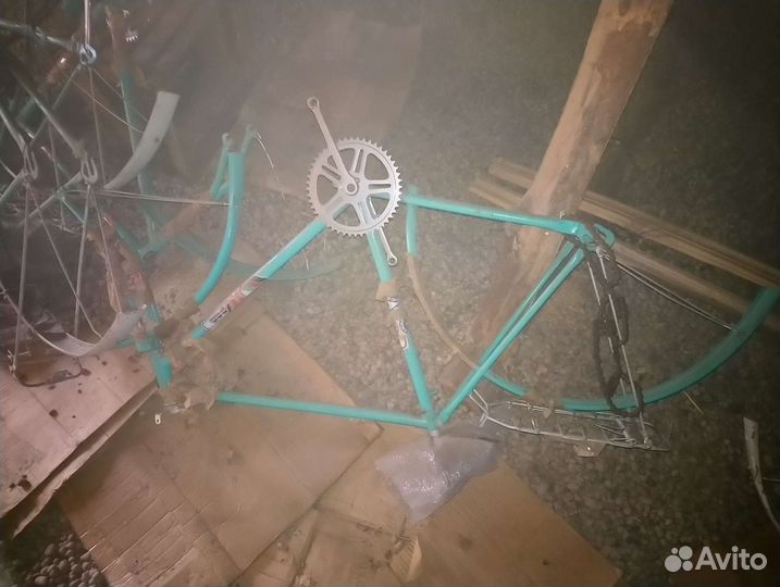 23 рамы и запчасти на велосипед Урал (1997)