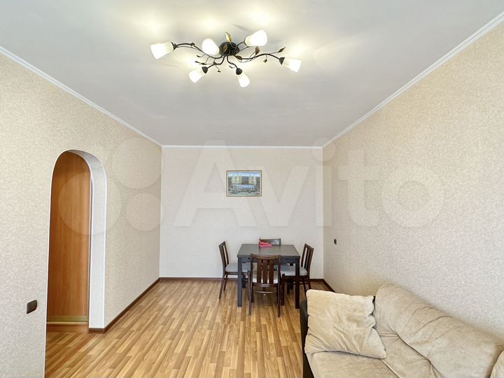 2-к. квартира, 52 м², 4/12 эт.