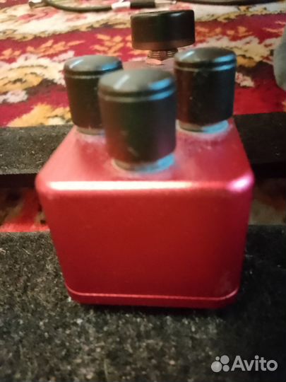 One Control Strawberry Red Overdrive pedal гитарна