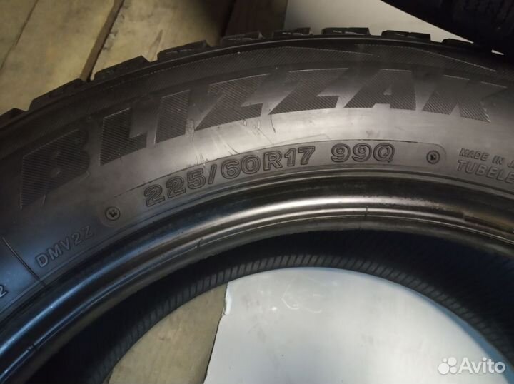 Bridgestone Blizzak DM-V2 225/60 R17