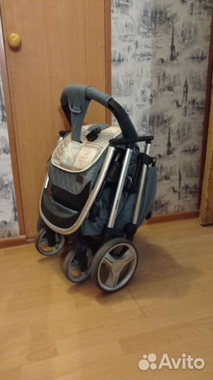 Прогулочная коляска