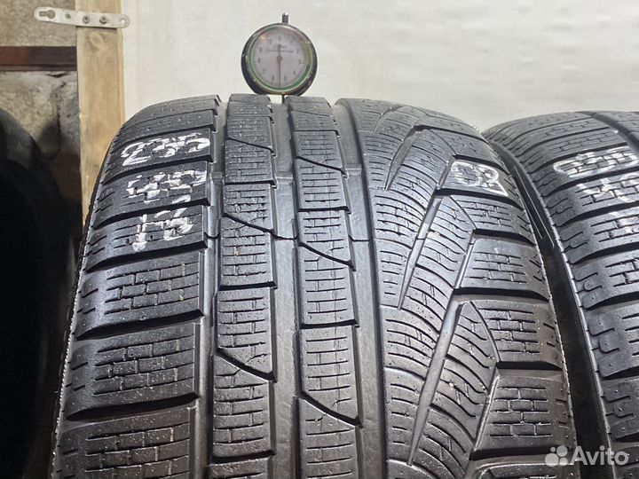 Pirelli Winter Sottozero 240 Serie II 235/40 R18