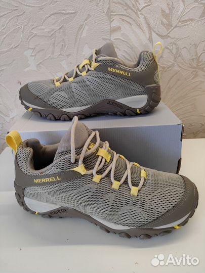 Треккинговые полуботинки Merrell р-р 39