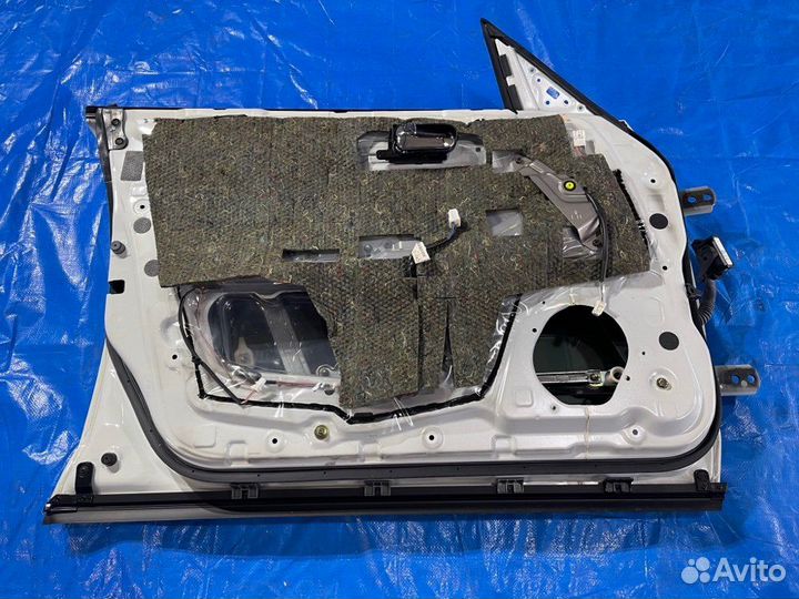 Дверь боковая передняя левая Nissan Cedric HY34