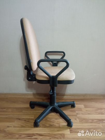 Компьютерное кресло