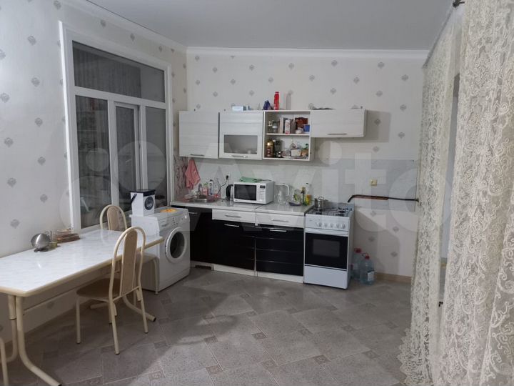 2-к. квартира, 85 м², 6/6 эт.