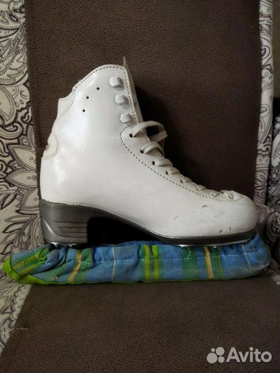 Фигурные коньки risport