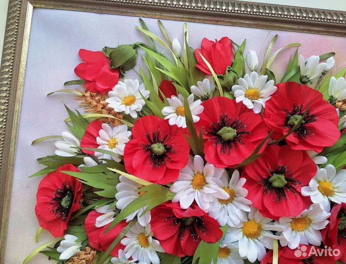 Картина вышитая лентами 