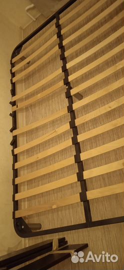 Кровать бесплатно 140*200 см без матраса