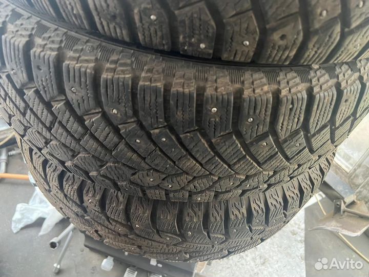 Yokohama Ice Guard F700S 215/65 R16