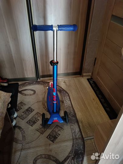 Самокат детский со светящимися колесами