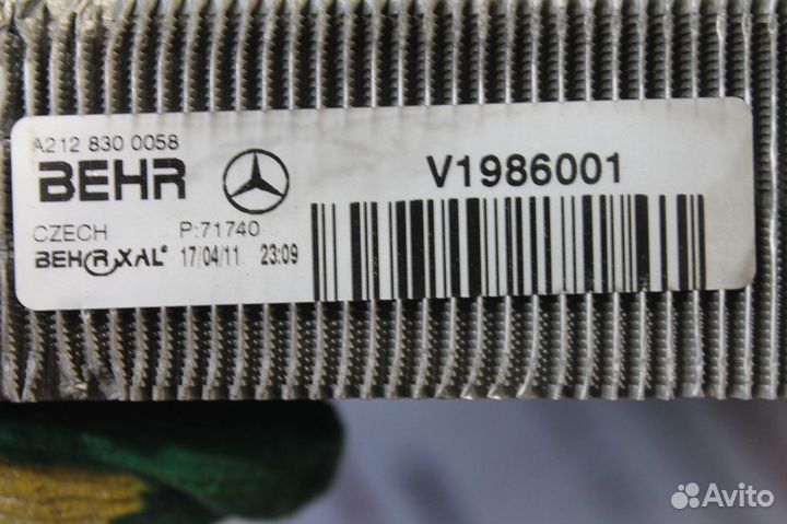 Радиатор печки W204 Mercedes