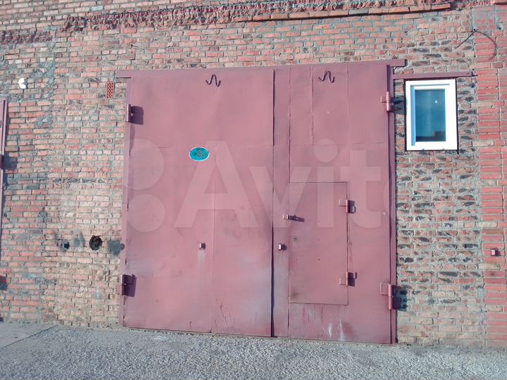 Гараж, > 30 м²