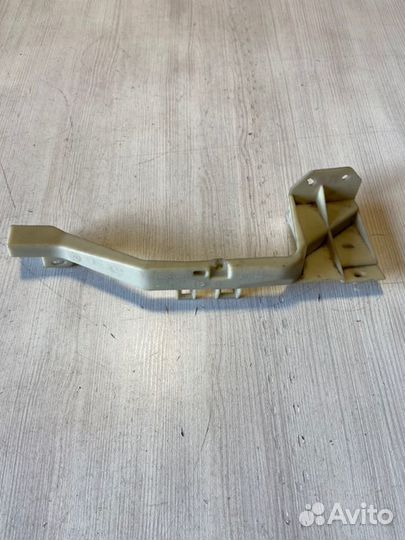 Кронштейн ручки передний Peugeot 308