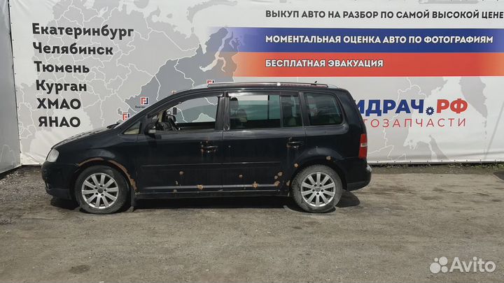 Блок предохранителей Volkswagen Touran (1T1) 1K093