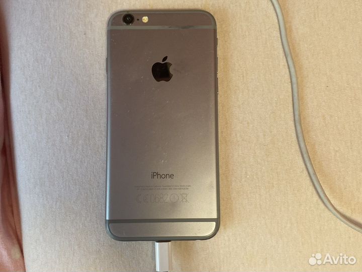 Телефон iPhone 6