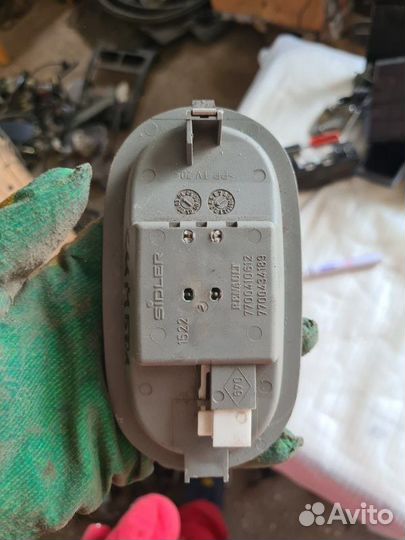 Фонарь салона Renault Symbol 2004