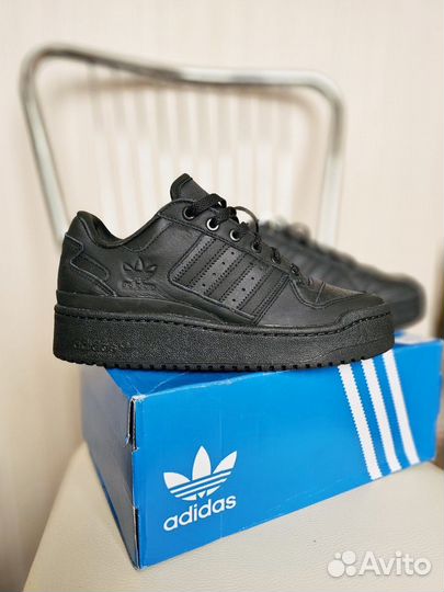 Кроссовки женские adidas