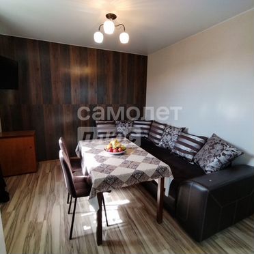 4-к. квартира, 90 м², 3/3 эт.