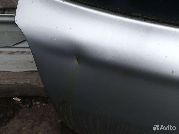 Toyota avensis универсал крышка багажника