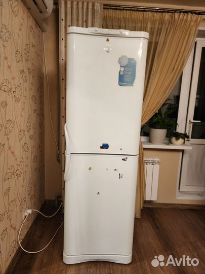 Холодильник Indesit С236G. 016