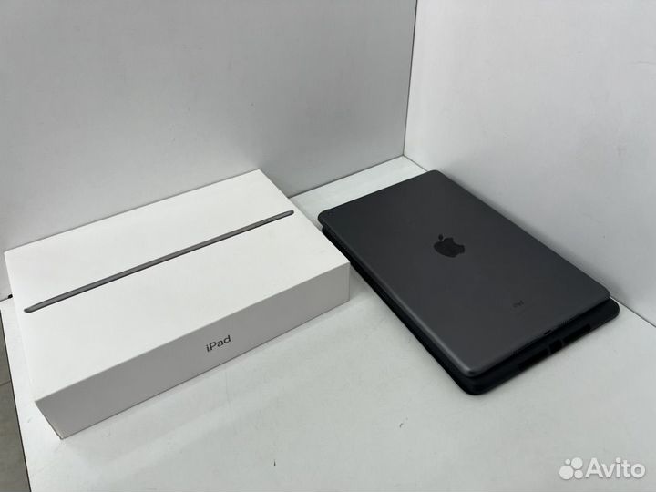 Планшет без SIM-карты Apple iPad (2021) 10.2 Wi-Fi