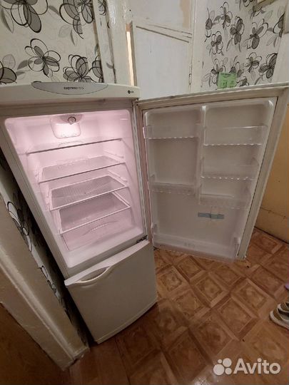 Холодильник двухкамерный LG