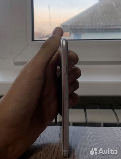 iPhone 6S, 64 ГБ