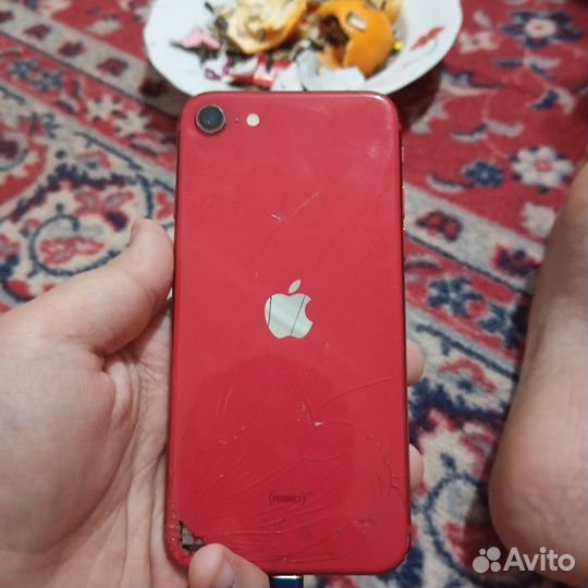 iPhone SE, 64 ГБ