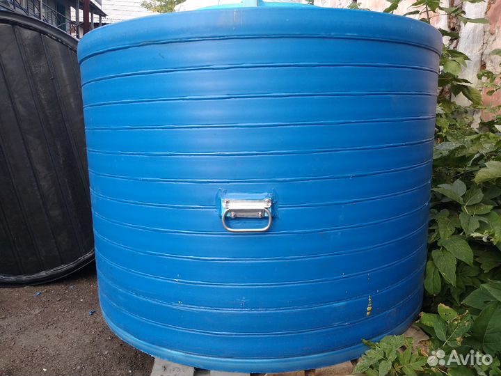 Емкость-термос для перевозки молока 500 л