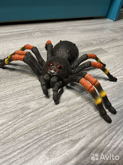 Игрушка паук