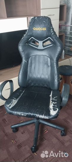 Компьютерное офисное кресло большое