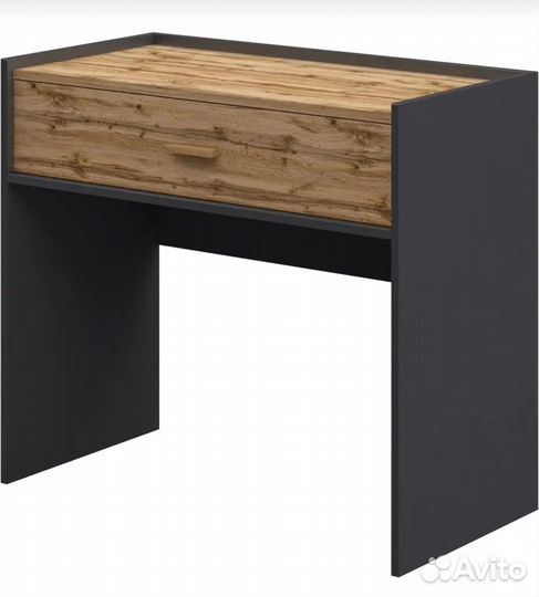 Письменный стол