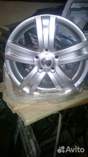 Продам новый диск от Toyota camry