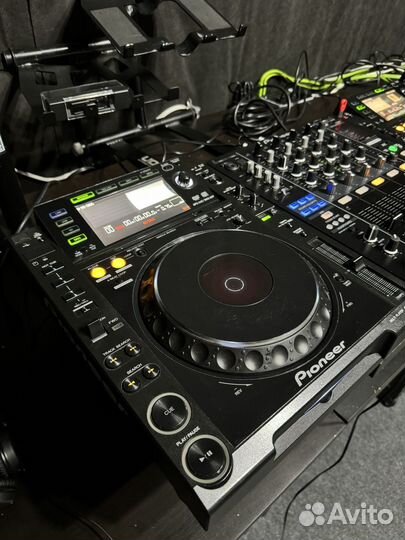 Pioneer CDJ 2000 и микшер Pioneer DJM 900 nexus