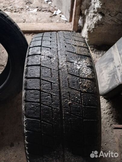 Bridgestone Blizzak Revo2 215/60 R16