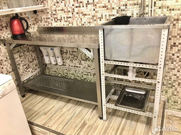 Стол из нержавейки 130*60 б/у с полкой