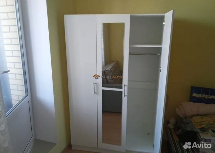 Шкаф распашной