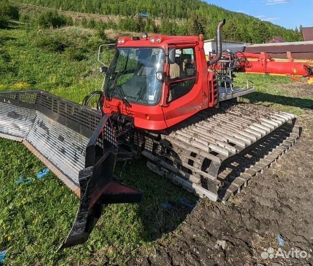 Снегоуплотнительная машина Pisten Bully 200