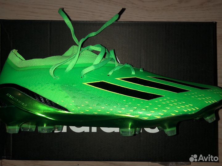 Футбольные бутсы adidas