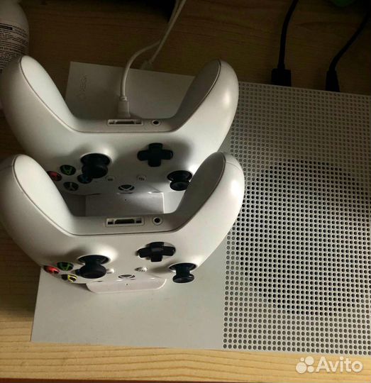 Xbox one s 1TB с играми, подписка на 2 месяца