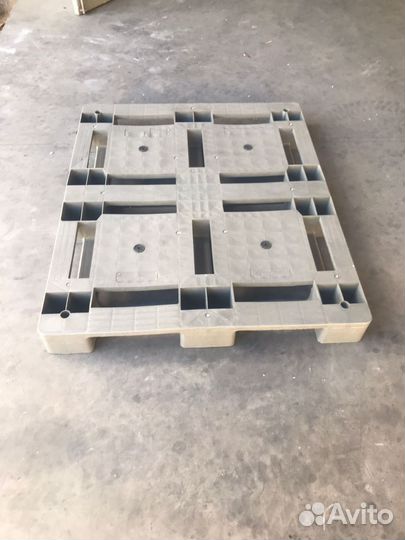 Пластиковые поддоны паллеты бу