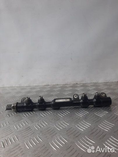 Топливная рампа Jaguar X-Type седан 2.0 fmba 2009