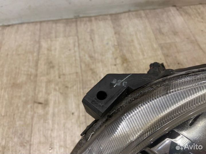 Фара передняя левая Toyota Avensis T25 1zzfe 2008