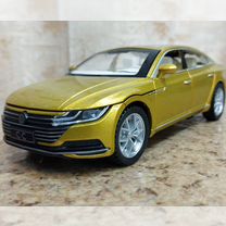 Volkswagen Passat CC в масштабе 1:32 золотой