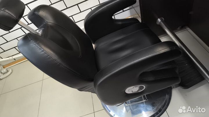 Парикмахерское кресло